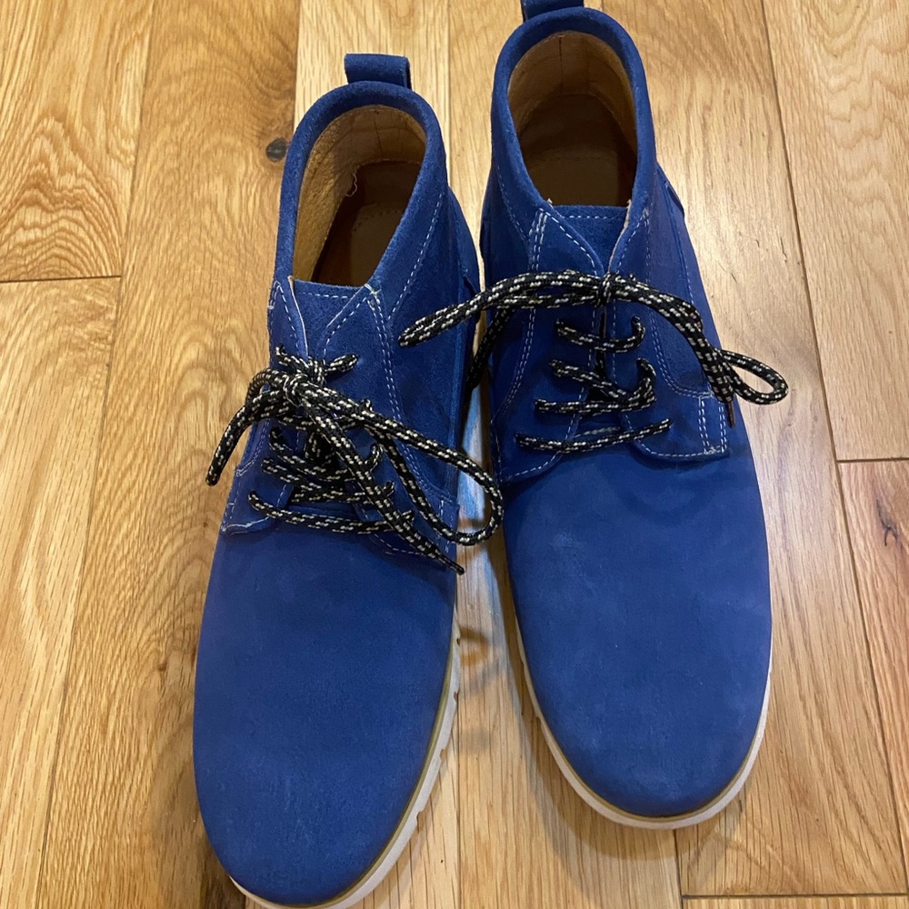 Gutteridge and Company Blue Suede Shoes